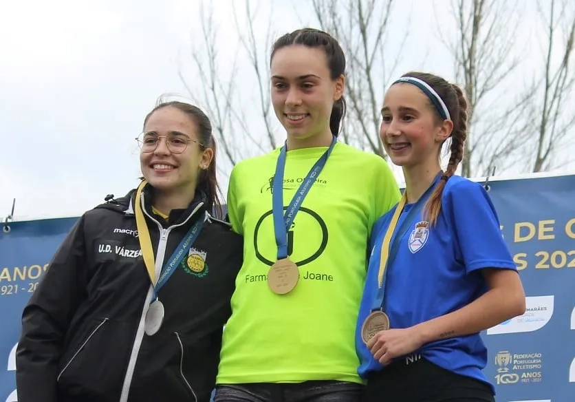 Ana Marinho (EAROS) campeã nacional junior de corta-mato curto