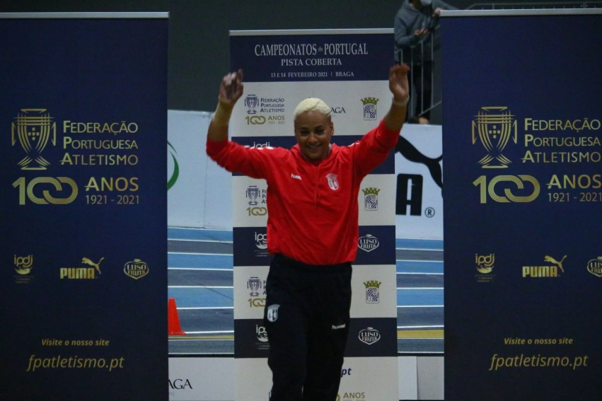 Francislaine Serra em bom plano internacional